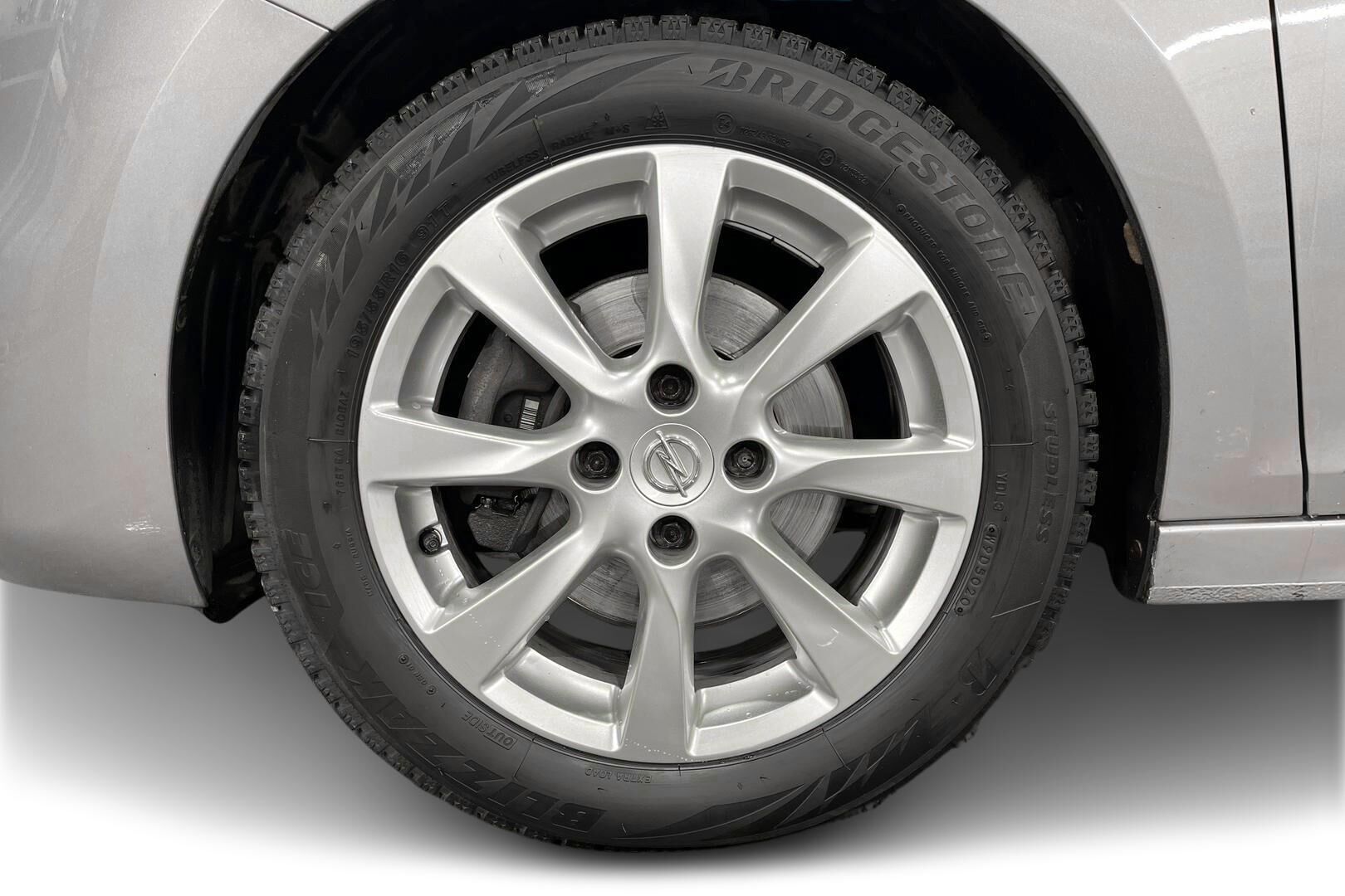 Opel Corsa iso kuva 8