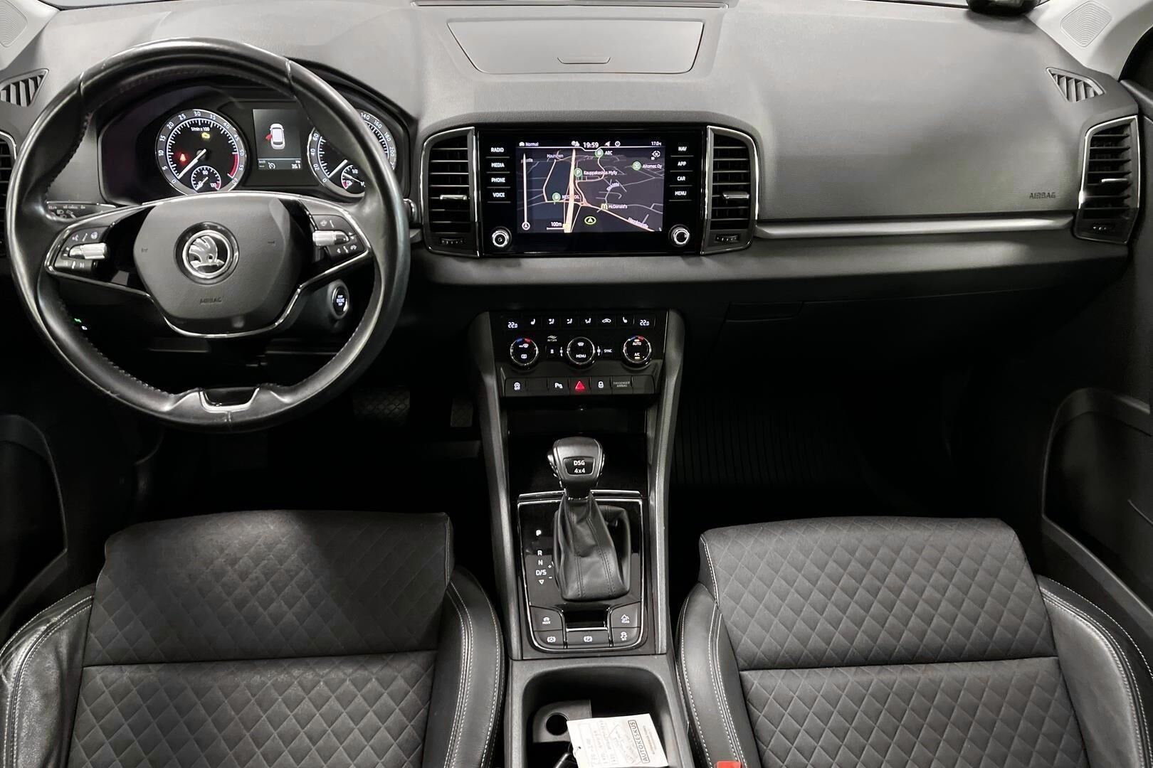 Skoda Karoq iso kuva 19