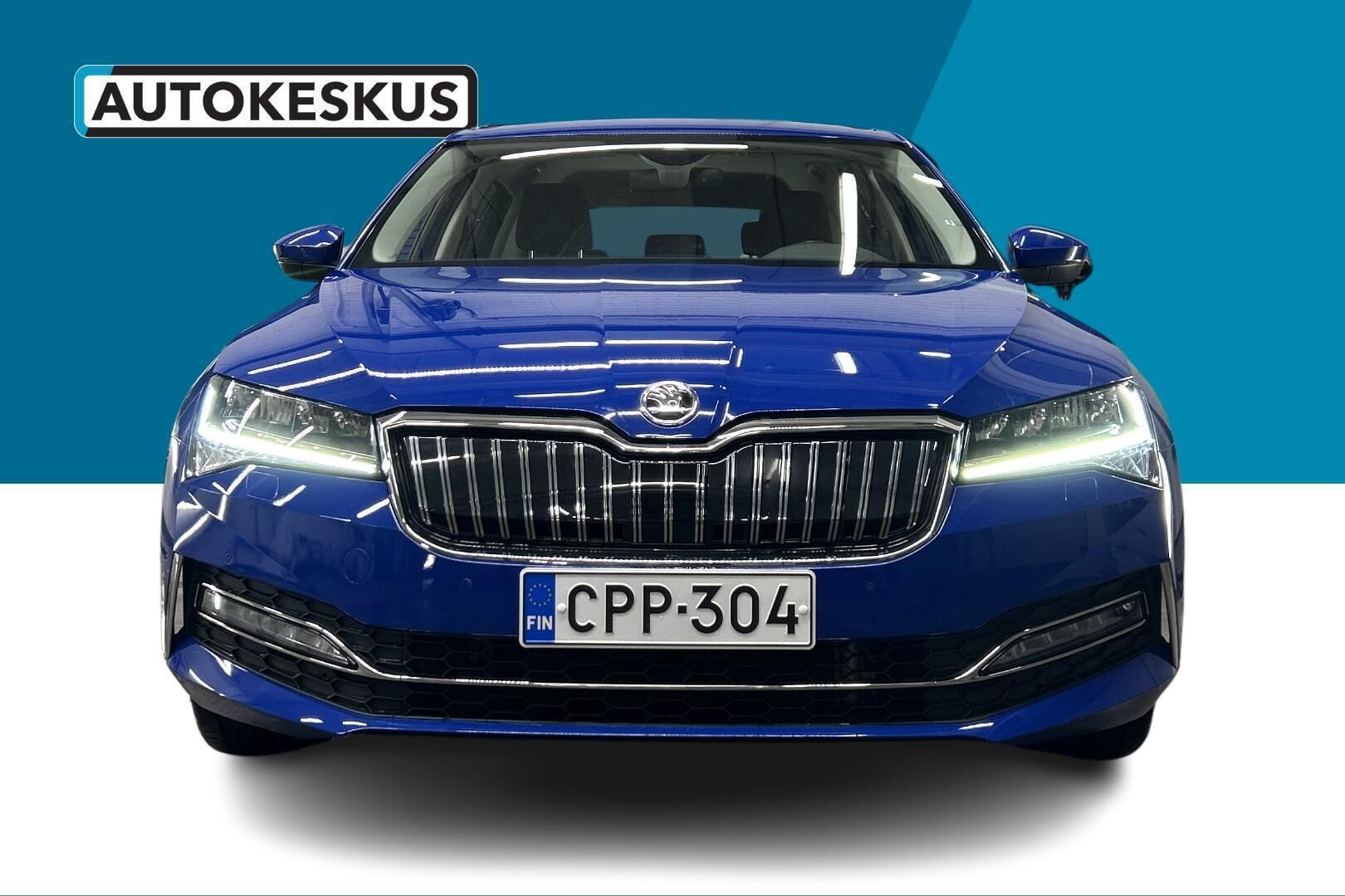 Skoda Superb iso kuva 2
