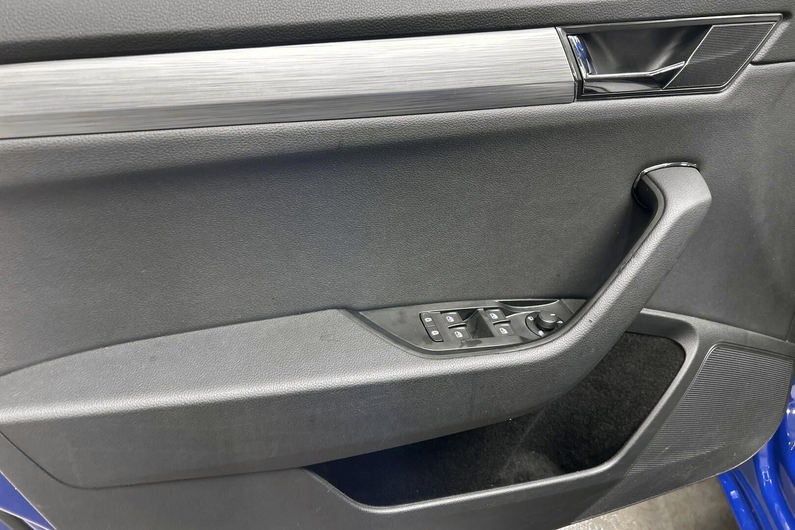 Skoda Superb iso kuva 20