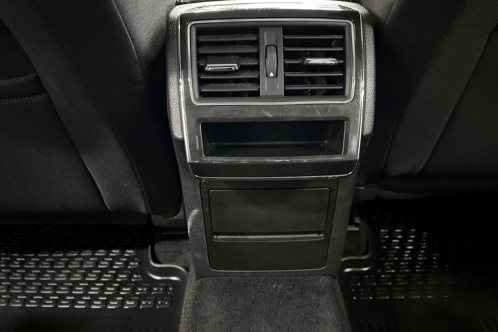 Skoda Superb iso kuva 21