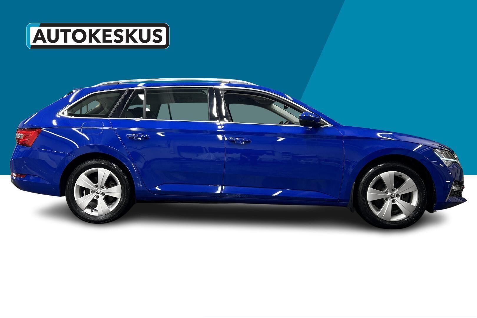 Skoda Superb iso kuva 23