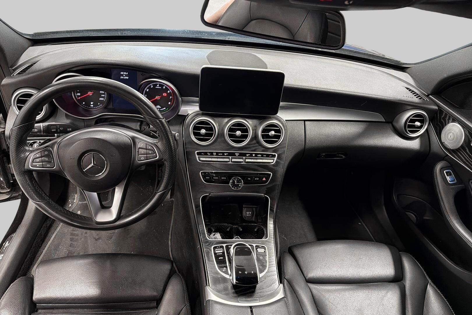 Mercedes-Benz C iso kuva 32