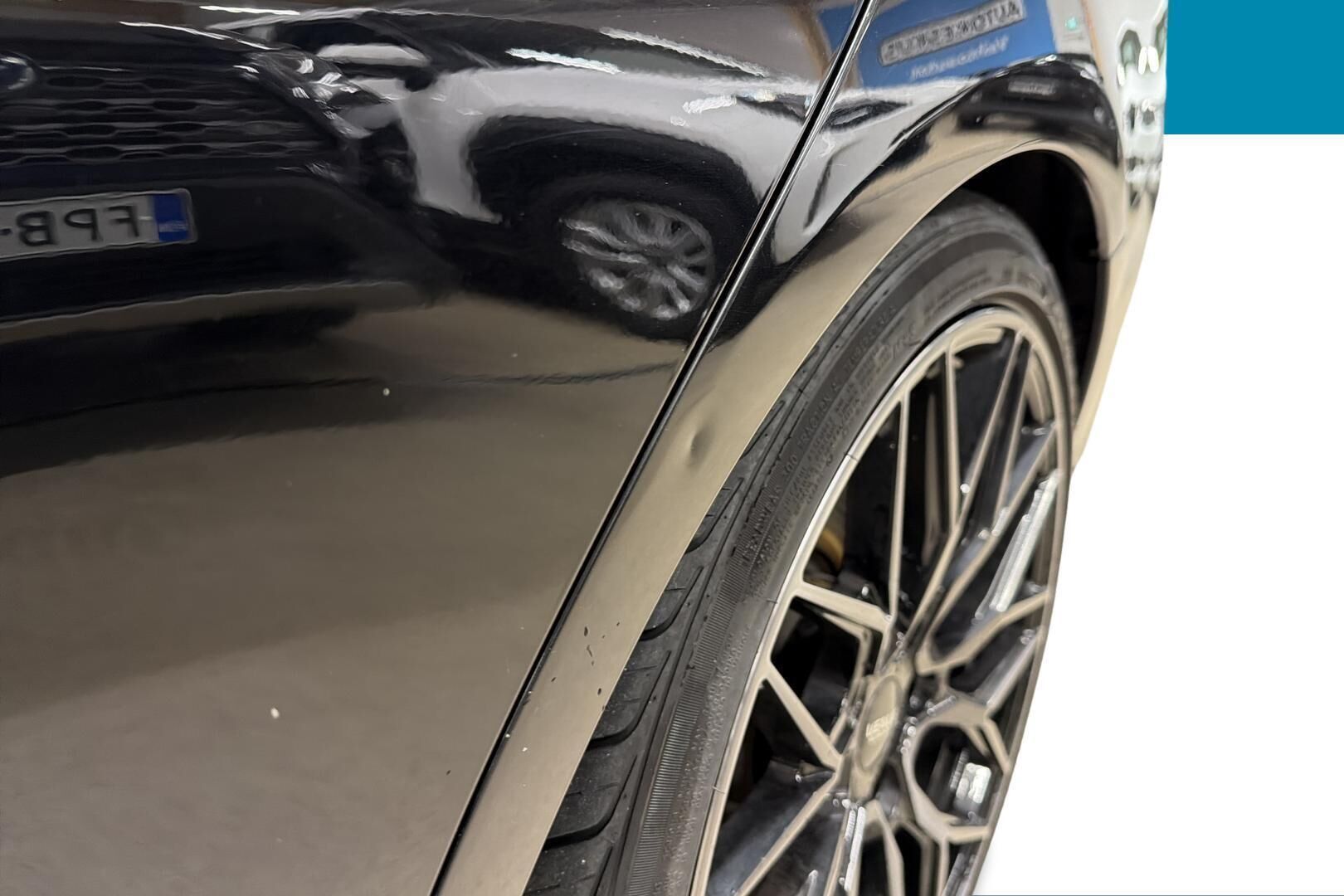Mercedes-Benz C iso kuva 12