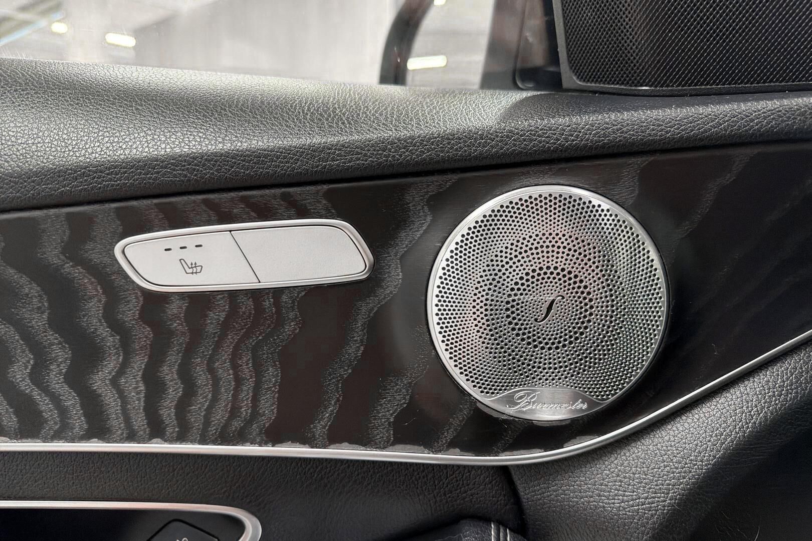 Mercedes-Benz C iso kuva 14