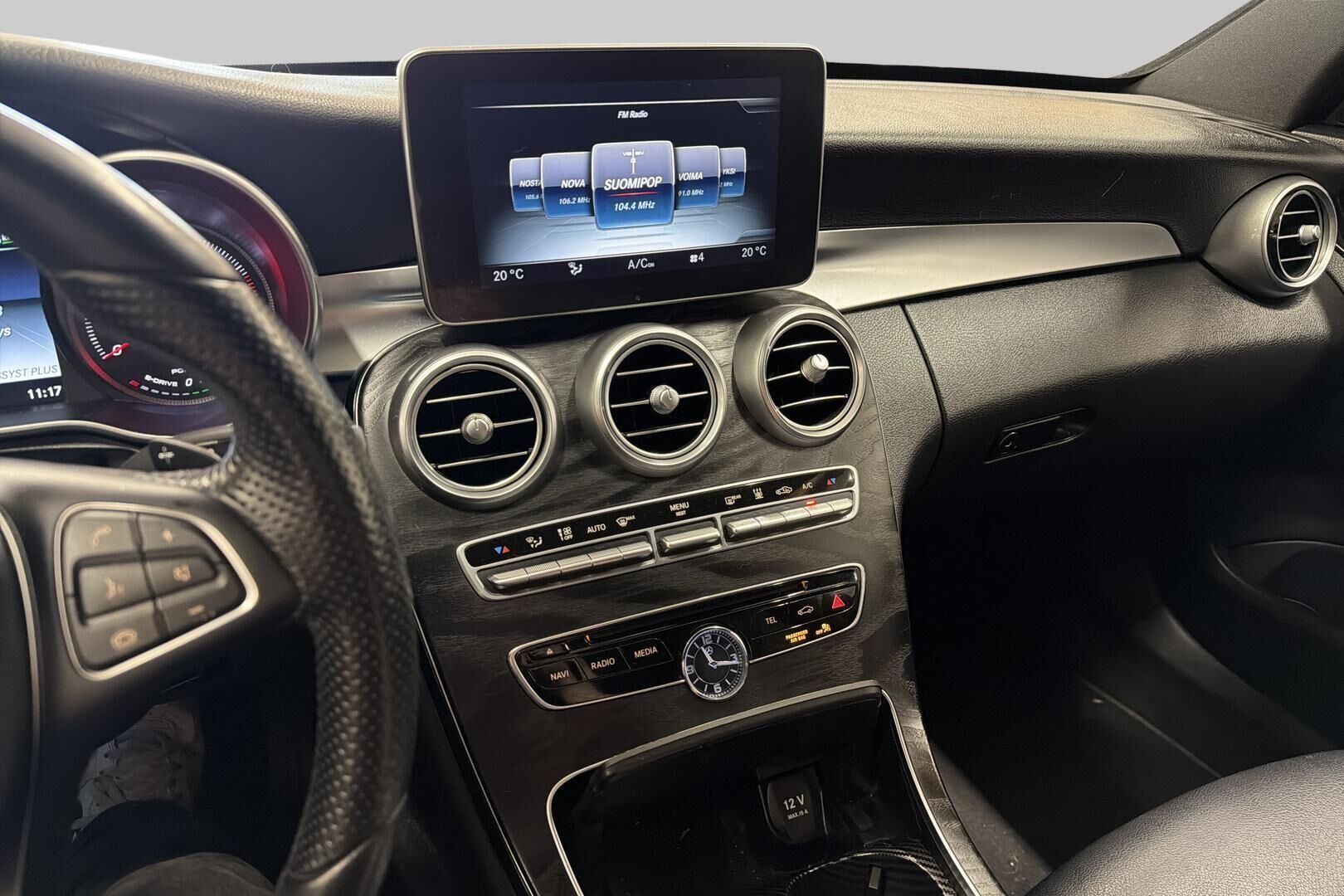 Mercedes-Benz C iso kuva 17