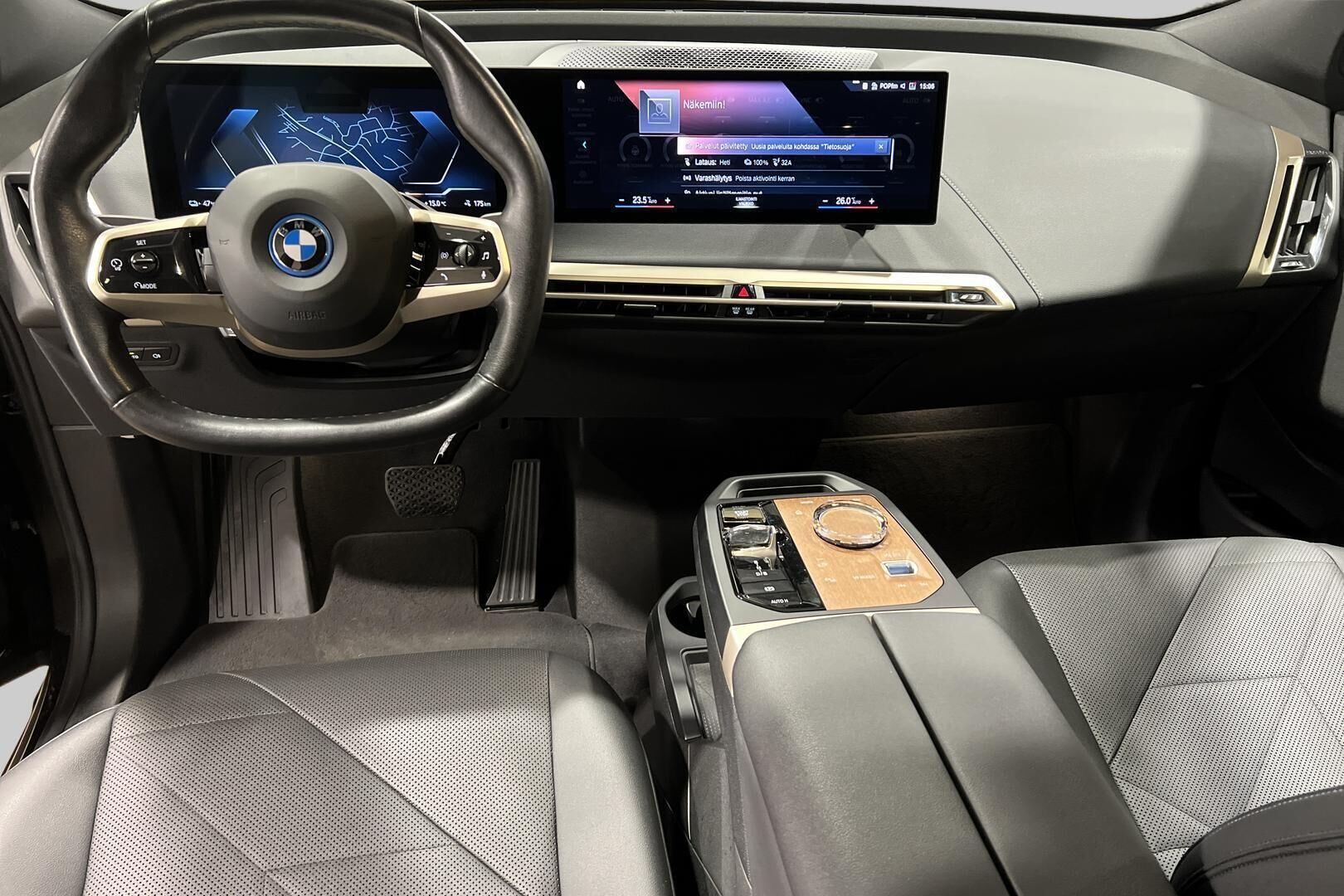 BMW iX iso kuva 10