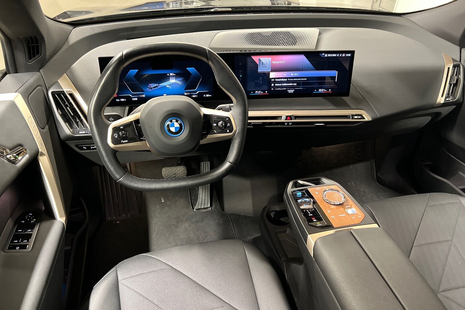 BMW iX iso kuva 5