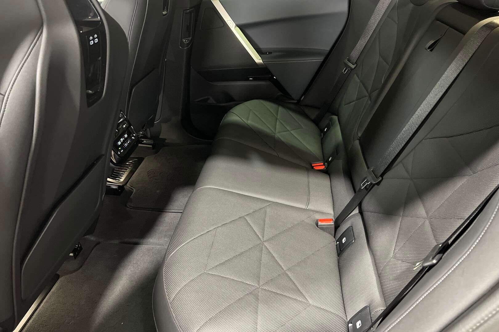 BMW iX iso kuva 9