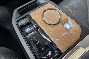 BMW iX esikatselu 23
