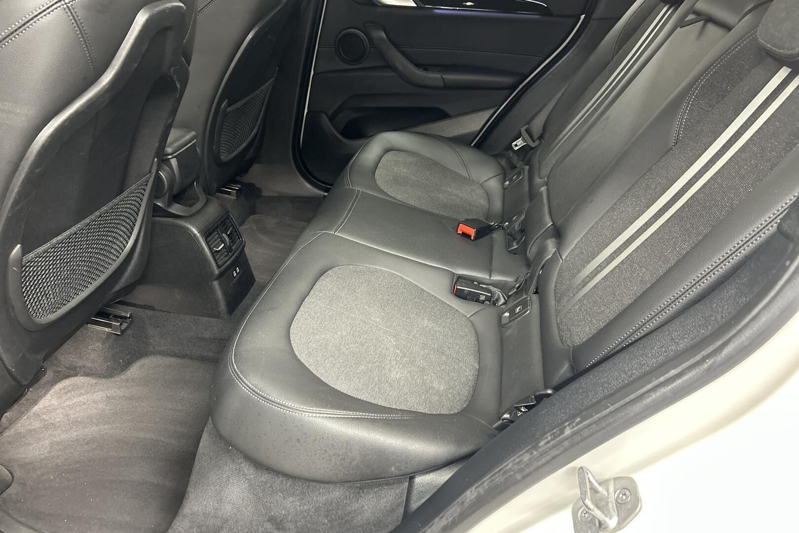 BMW X1 iso kuva 10
