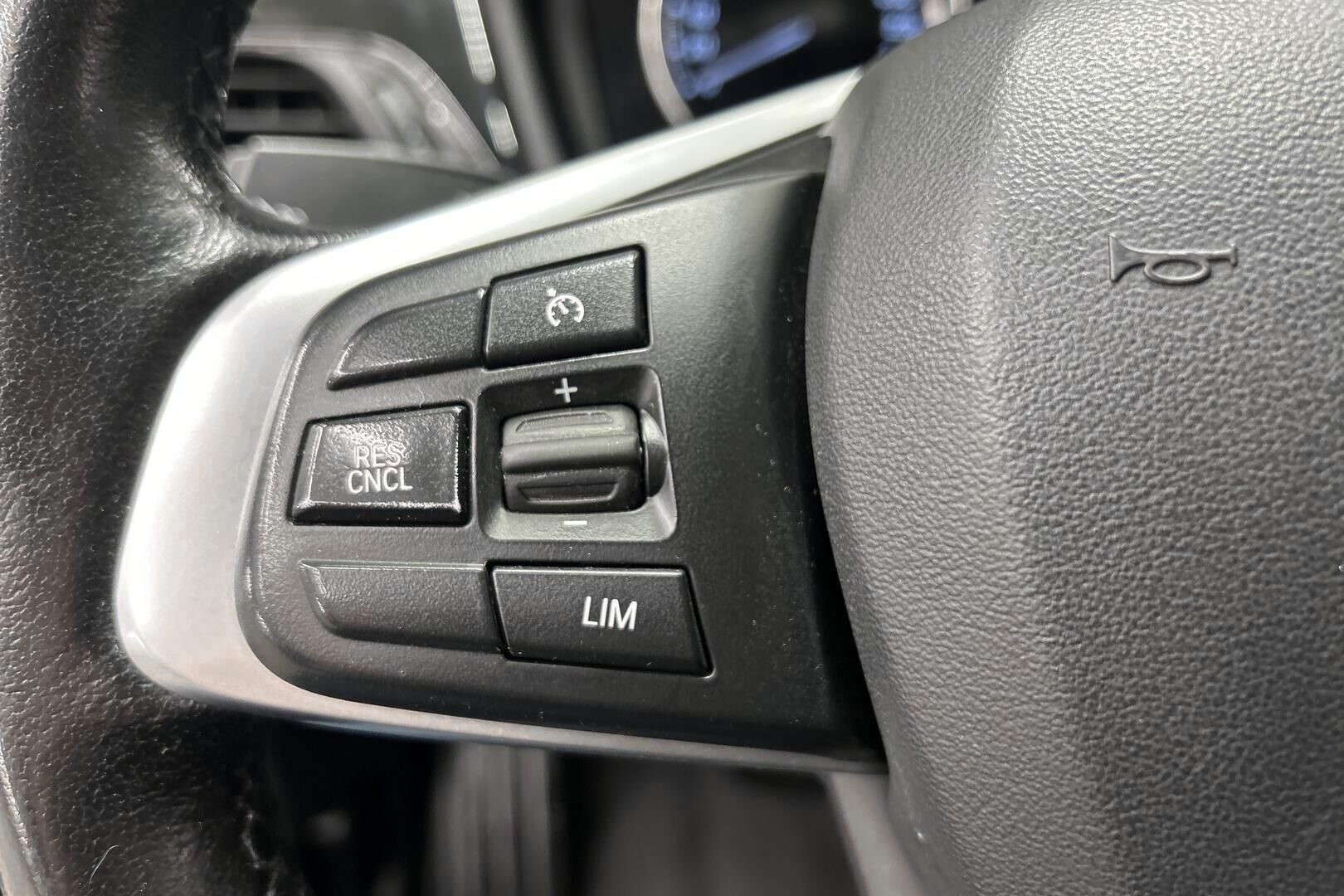 BMW X1 iso kuva 16