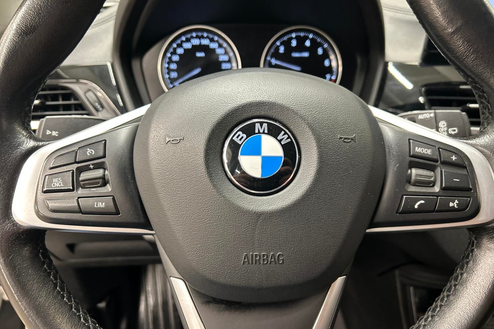 BMW X1 iso kuva 19