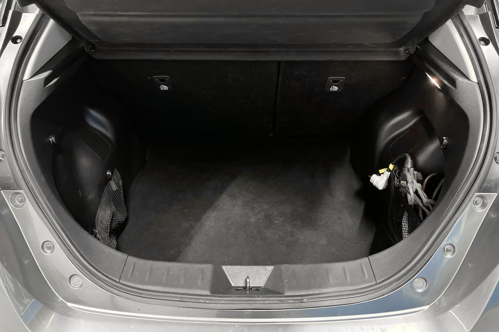 Nissan Leaf iso kuva 12