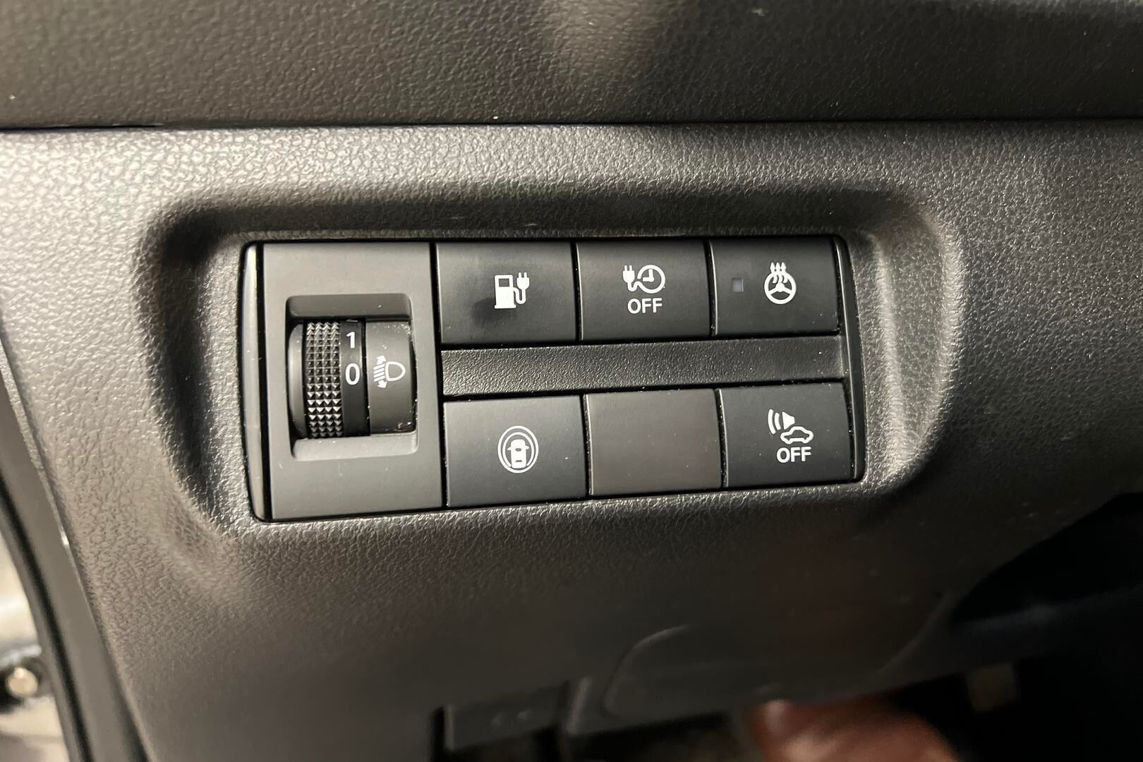 Nissan Leaf iso kuva 15