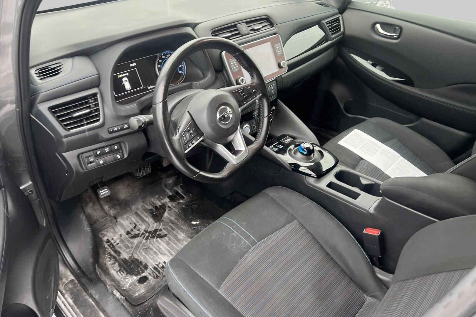 Nissan Leaf iso kuva 2