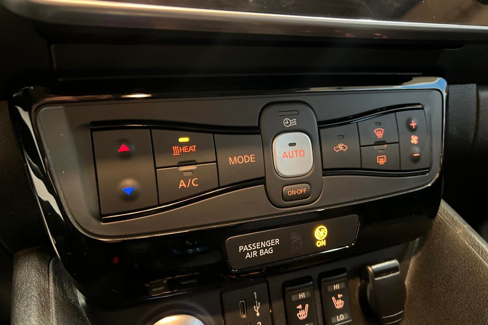 Nissan Leaf iso kuva 21