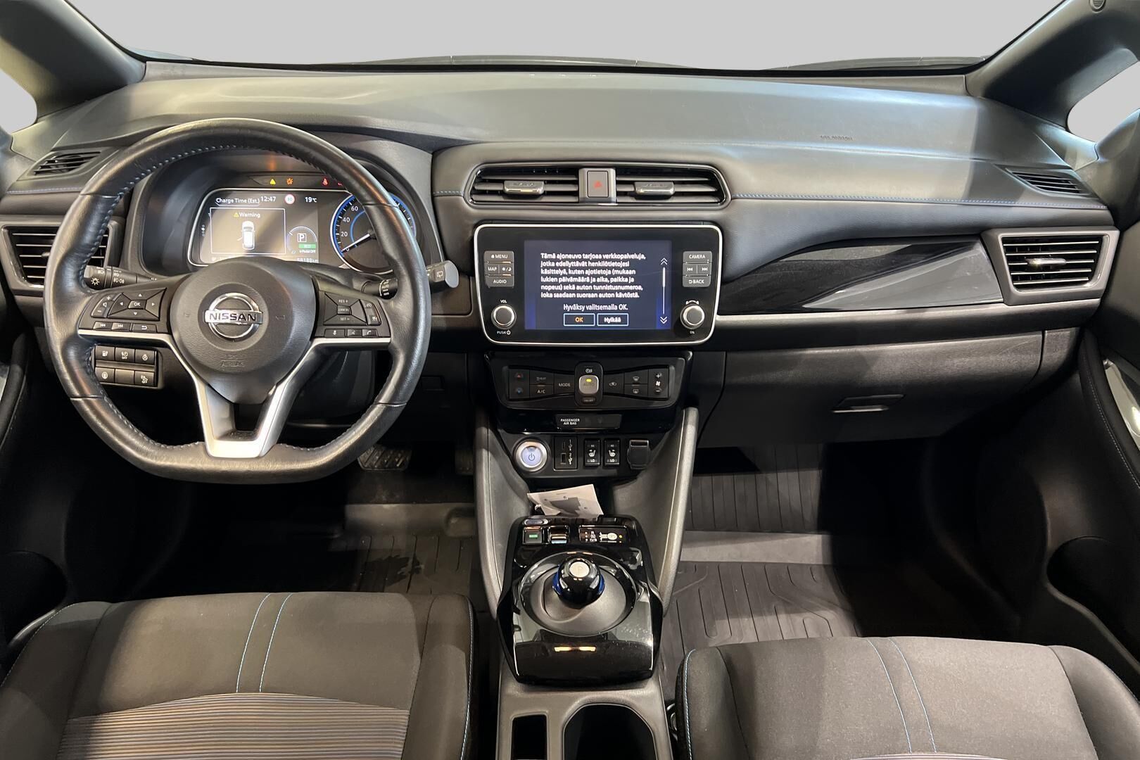 Nissan Leaf iso kuva 10