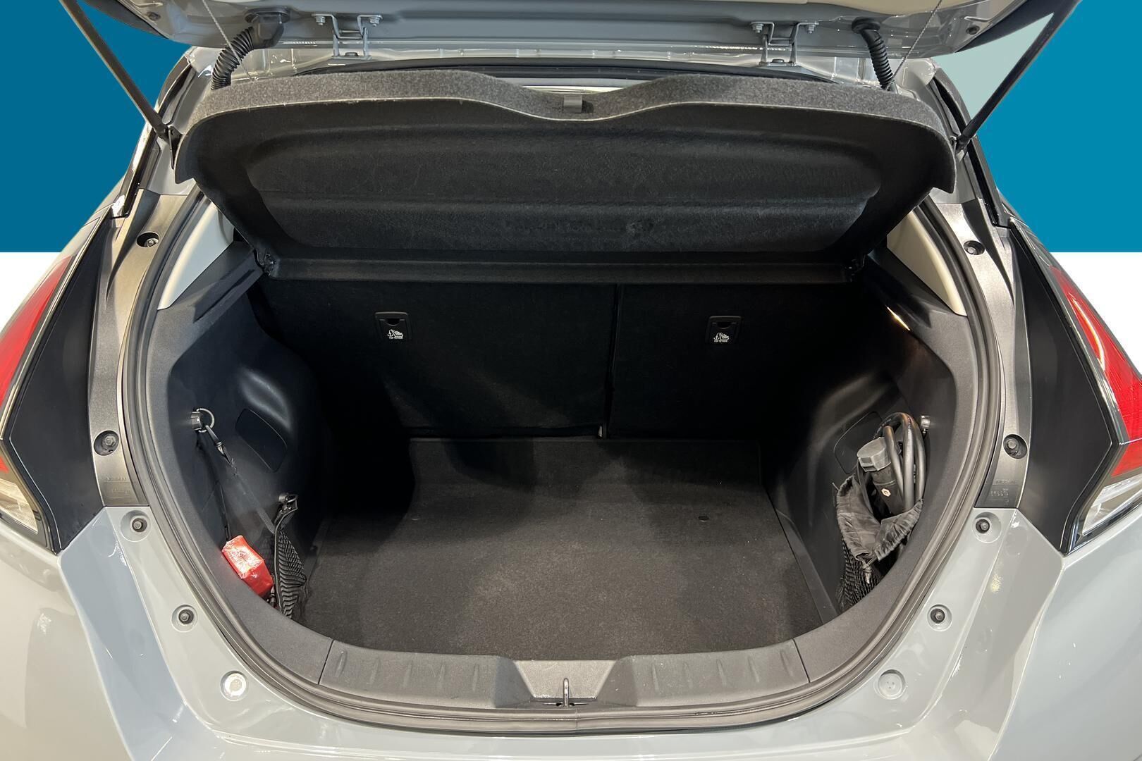 Nissan Leaf iso kuva 11