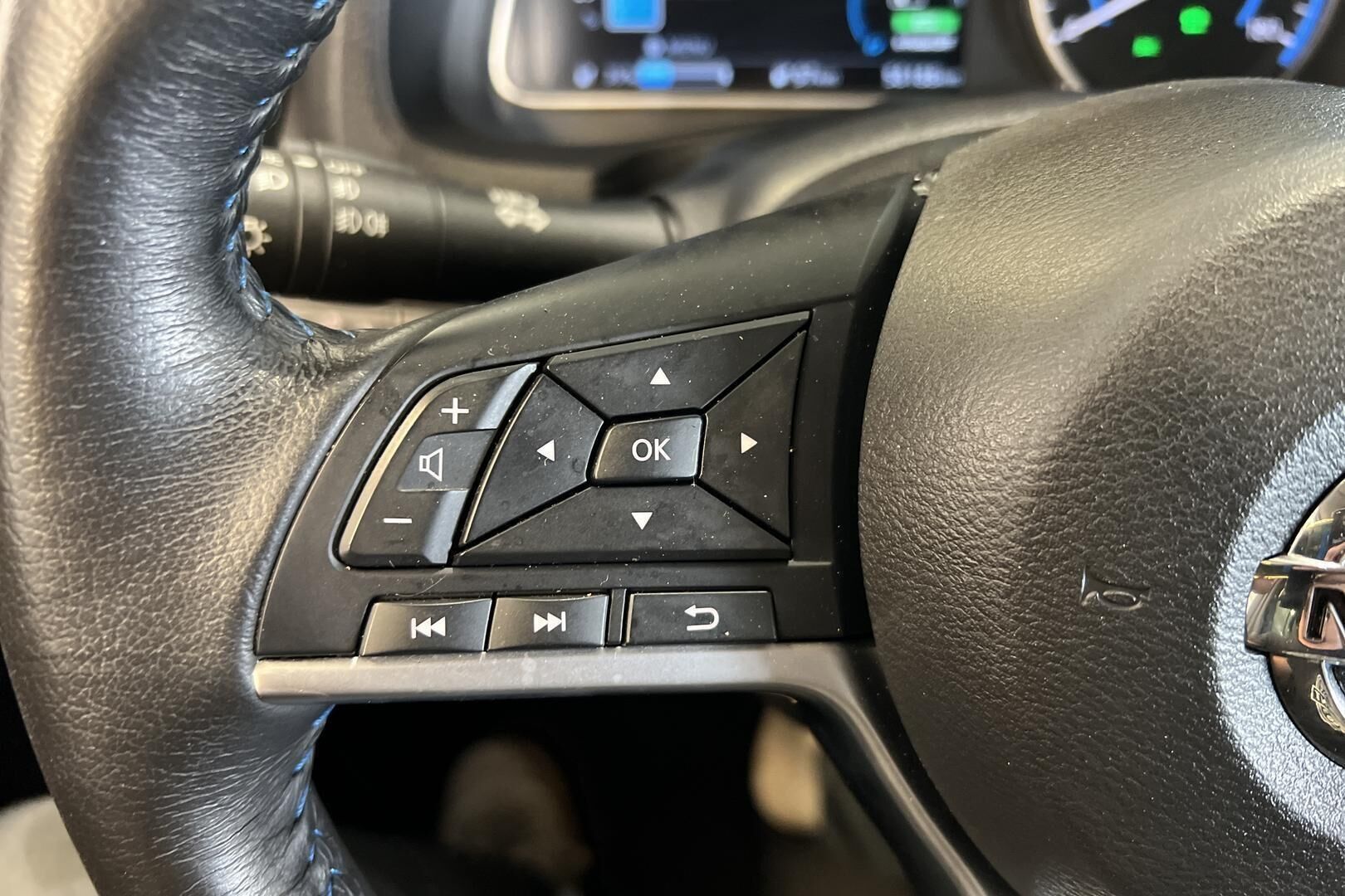Nissan Leaf iso kuva 17