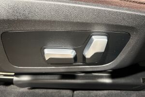 BMW iX3 esikatselu 12