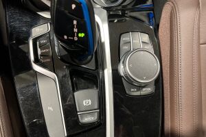 BMW iX3 esikatselu 17