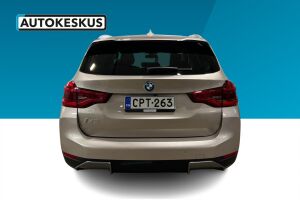 BMW iX3 esikatselu 2