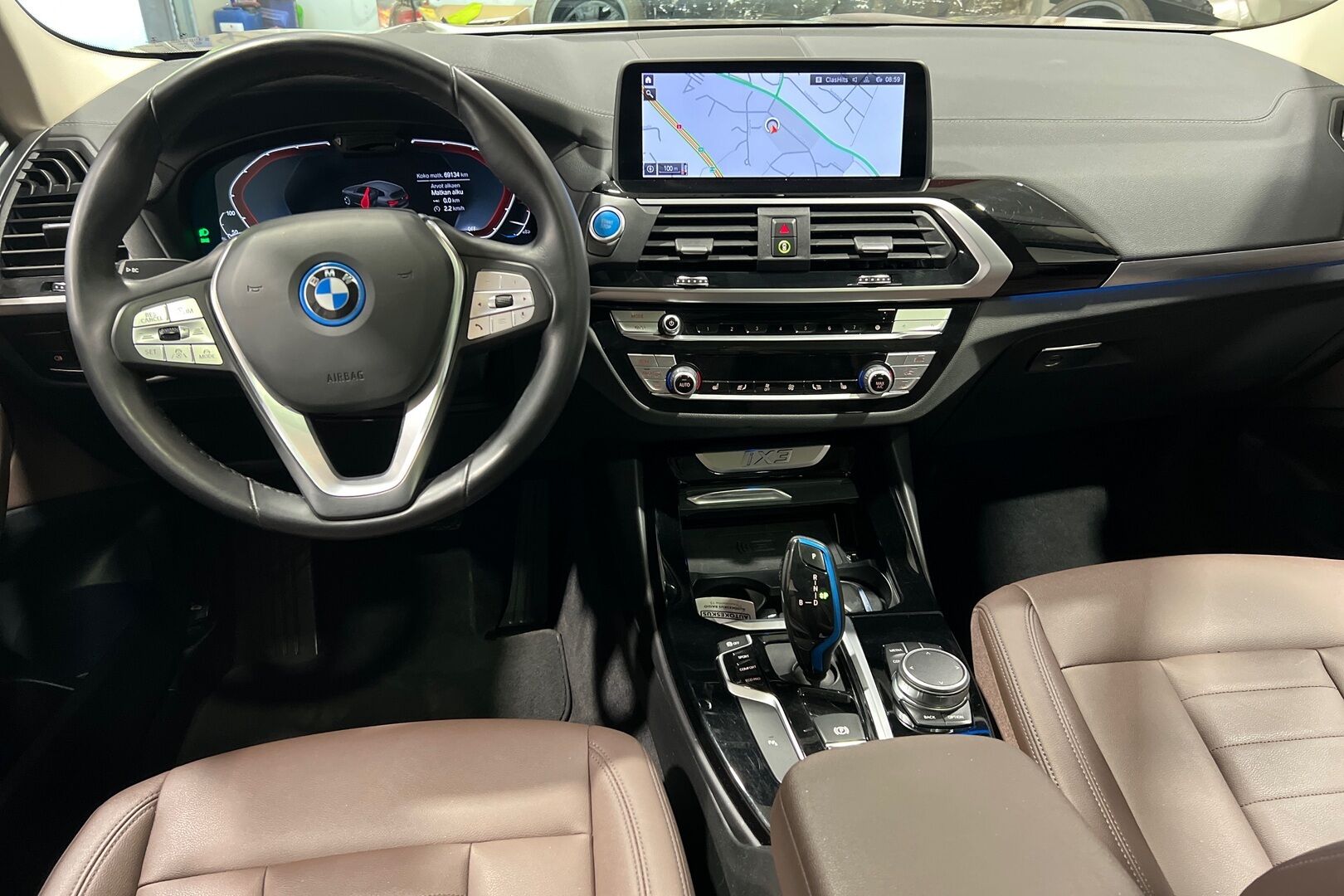 BMW iX3 iso kuva 6