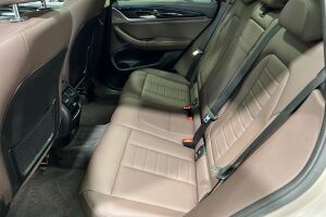 BMW iX3 esikatselu 8