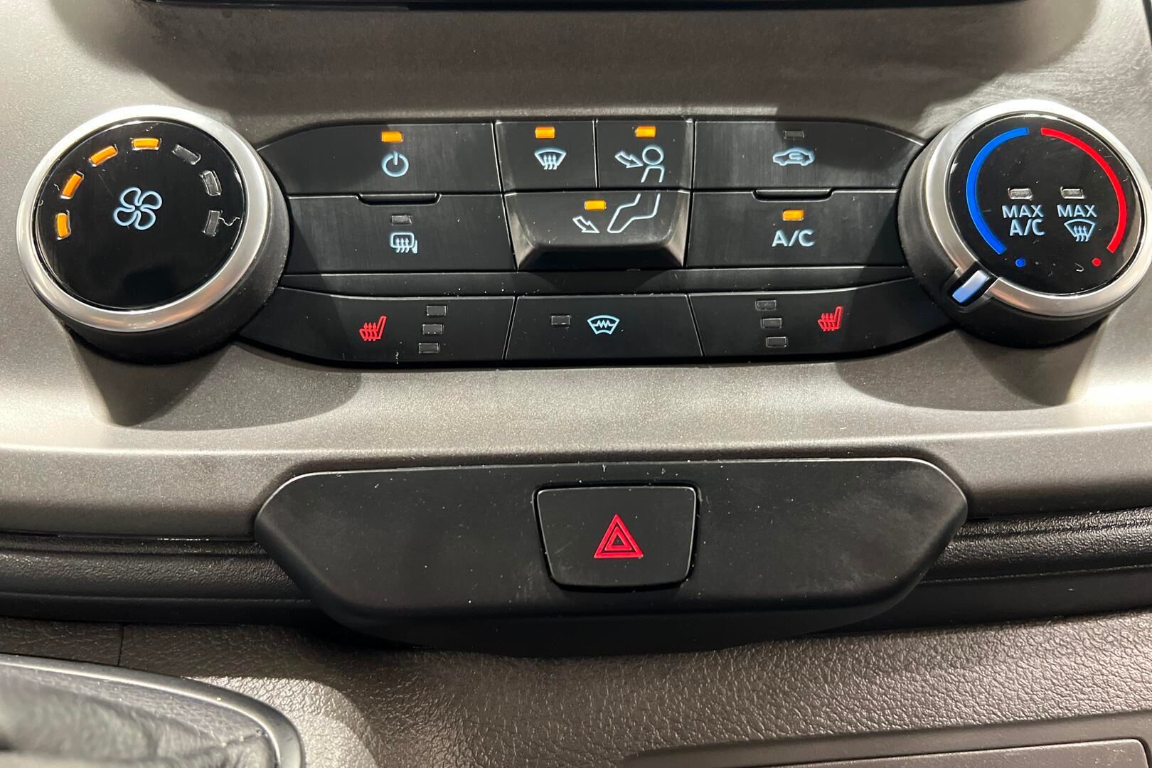 Ford Transit Custom iso kuva 18