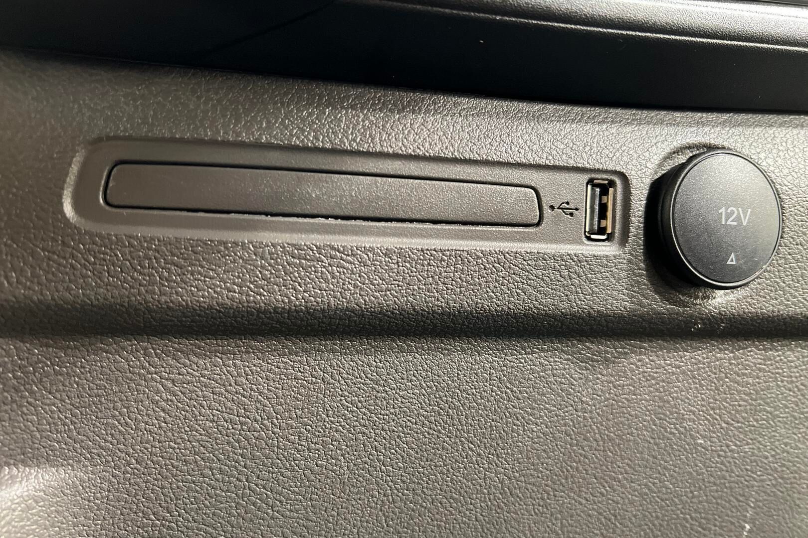 Ford Transit Custom iso kuva 19