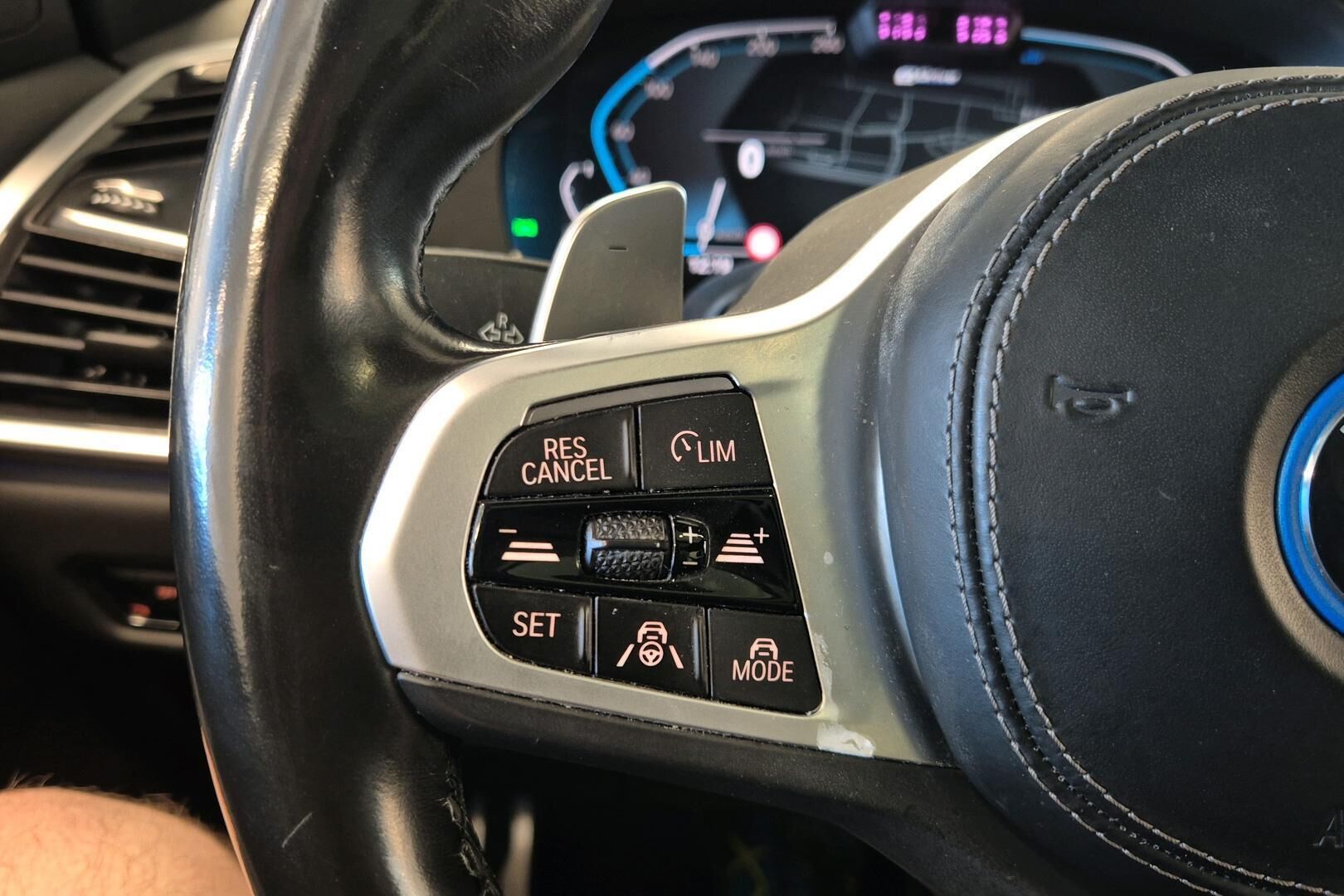 BMW X5 iso kuva 24