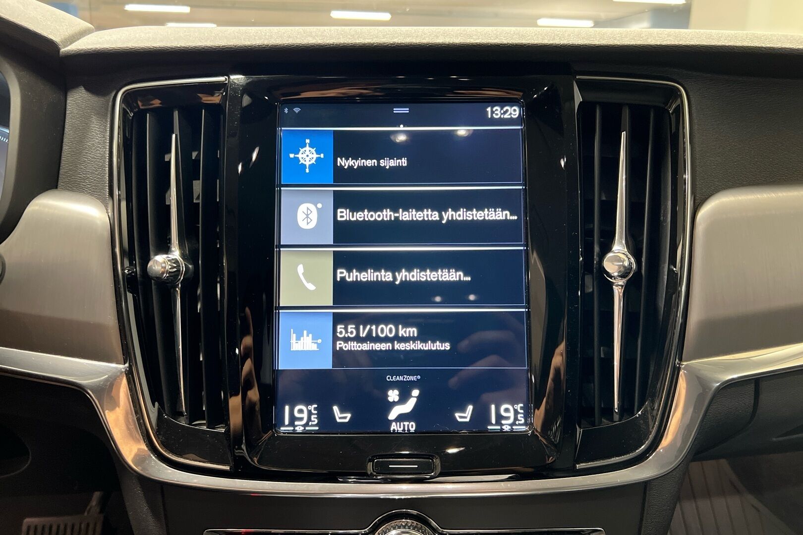 Volvo V90 iso kuva 12