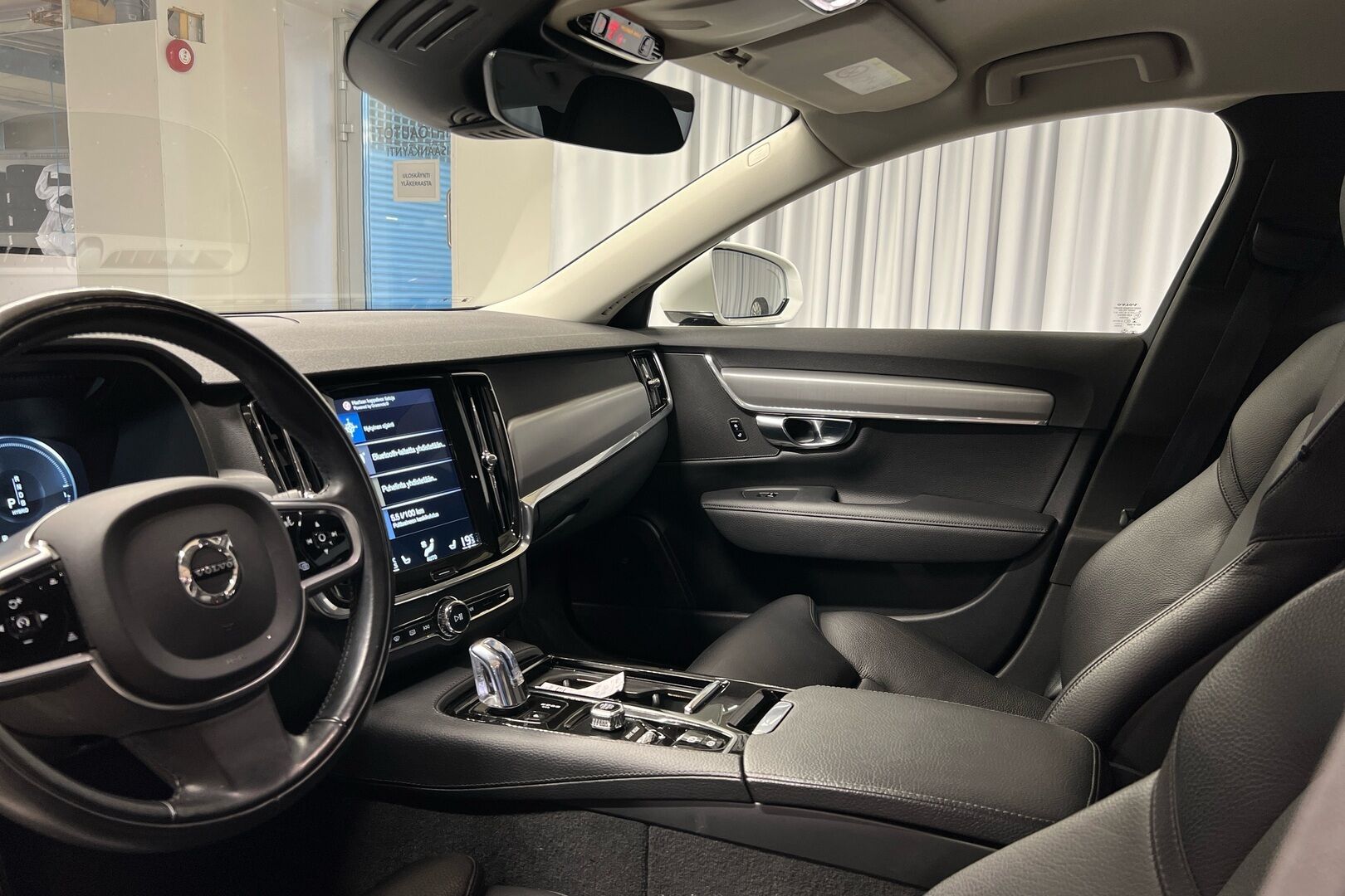 Volvo V90 iso kuva 8