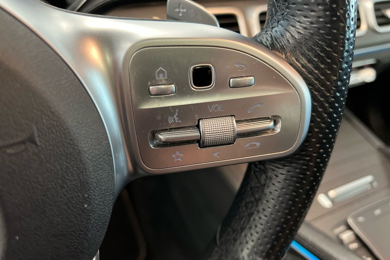 Mercedes-Benz GLE iso kuva 16