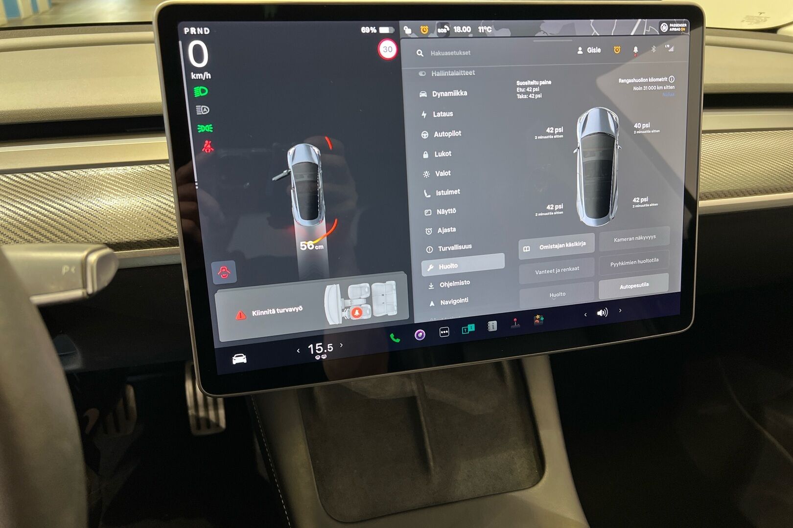 TESLA MODEL 3 iso kuva 13