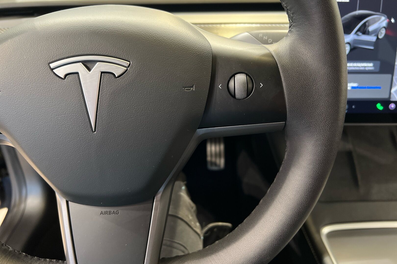TESLA MODEL 3 iso kuva 22