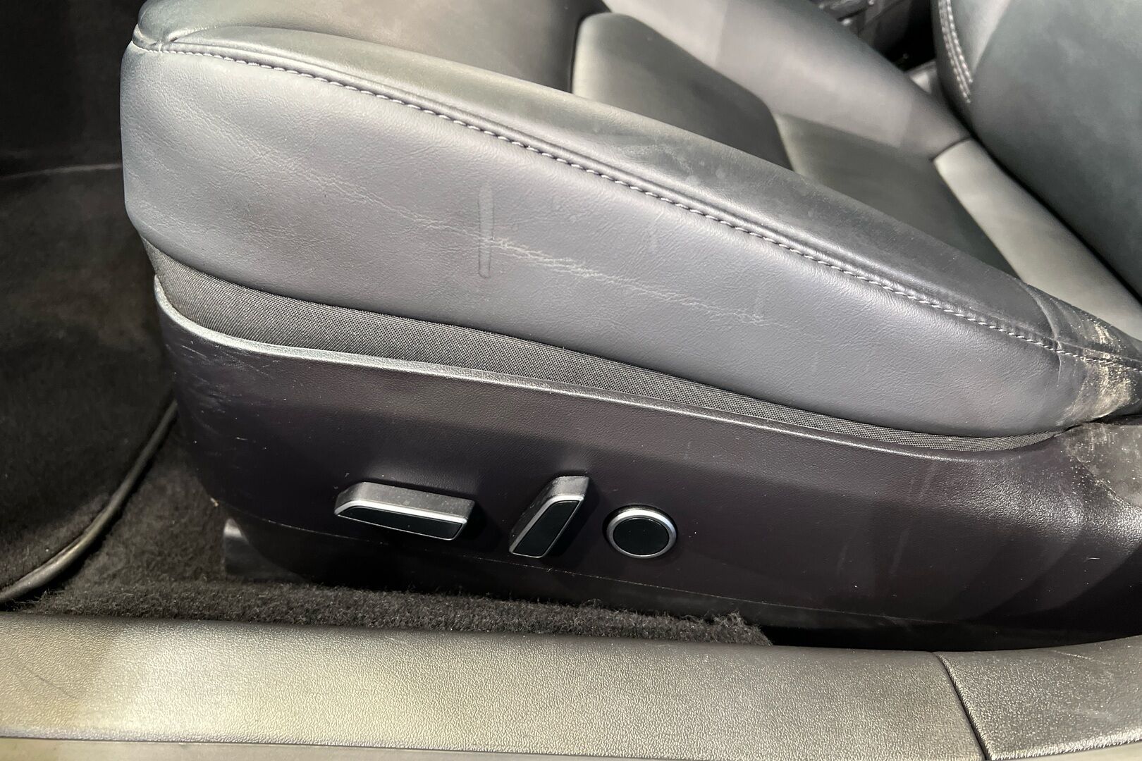 TESLA MODEL 3 iso kuva 23