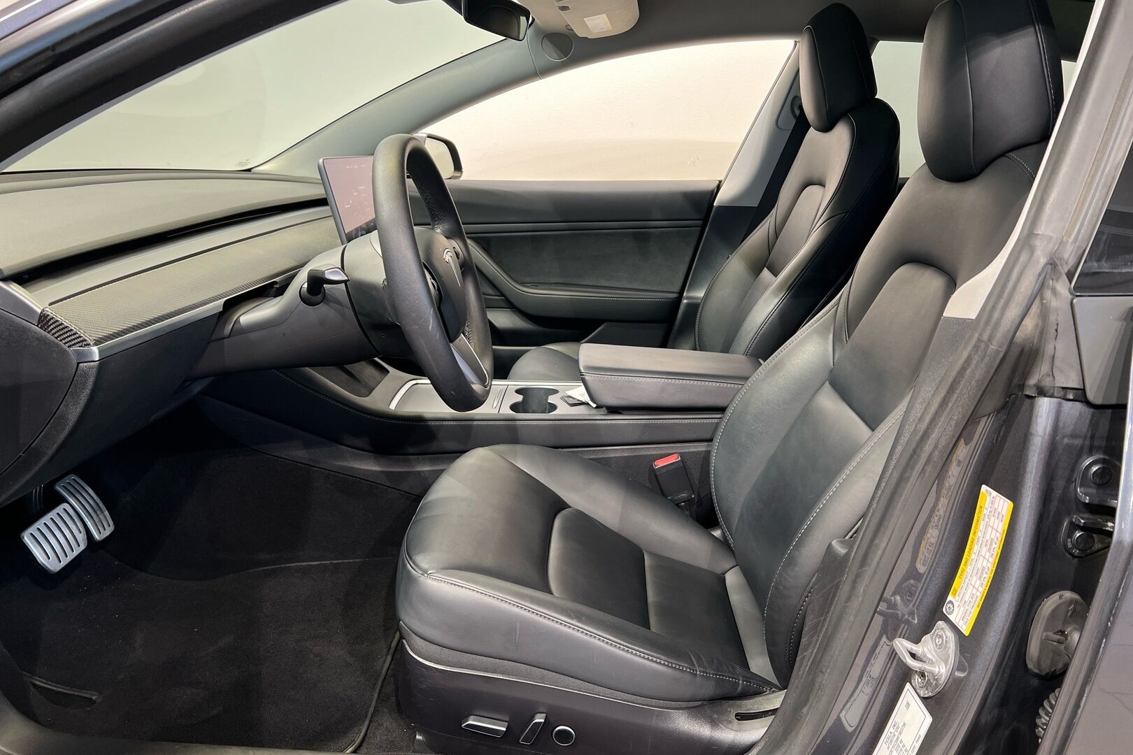TESLA MODEL 3 iso kuva 7