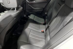 BMW 5-SARJA esikatselu 10