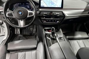 BMW 5-SARJA esikatselu 11