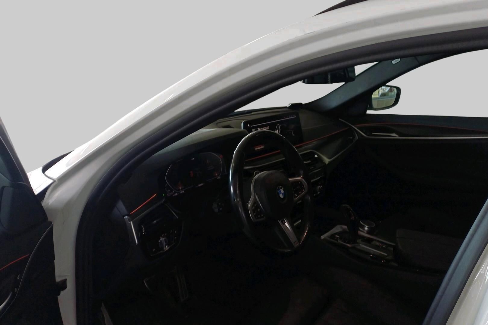 BMW 5-SARJA iso kuva 2
