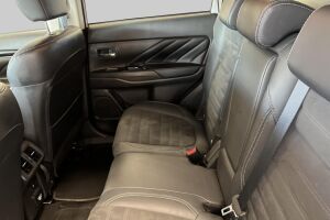 Mitsubishi Outlander PHEV esikatselu 10
