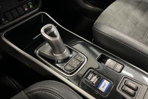 Mitsubishi Outlander PHEV esikatselu 14