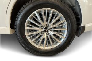 Mitsubishi Outlander PHEV esikatselu 34