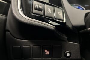 Mitsubishi Outlander PHEV esikatselu 25