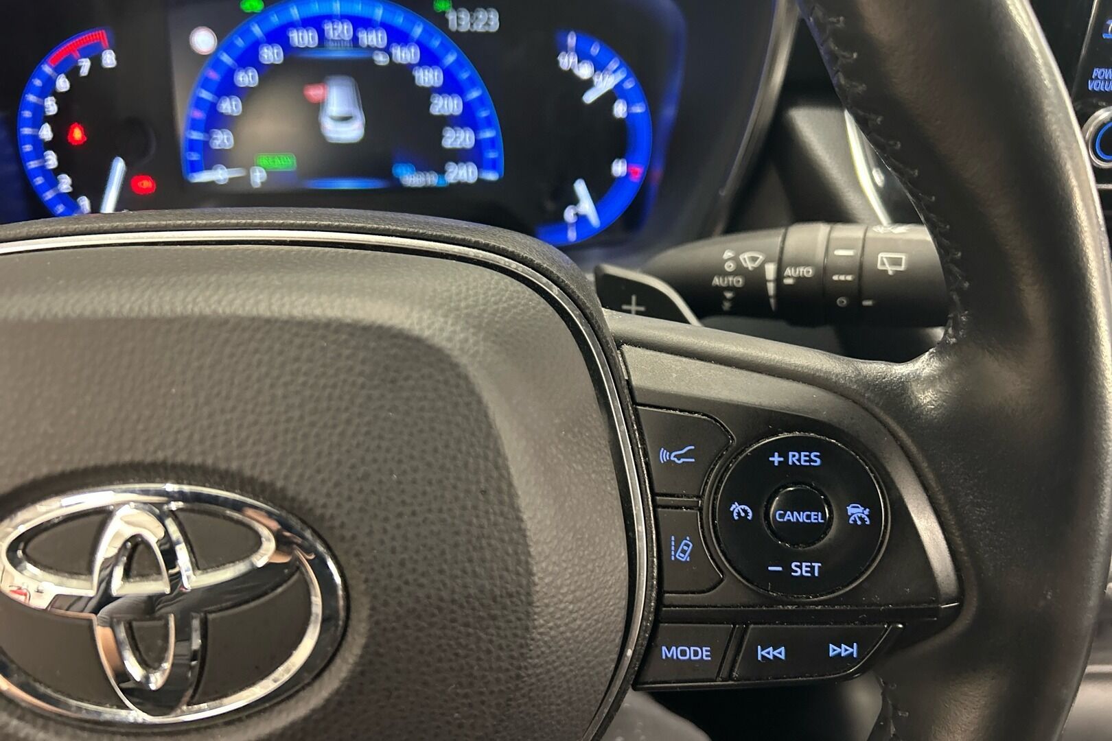 Toyota Corolla iso kuva 13