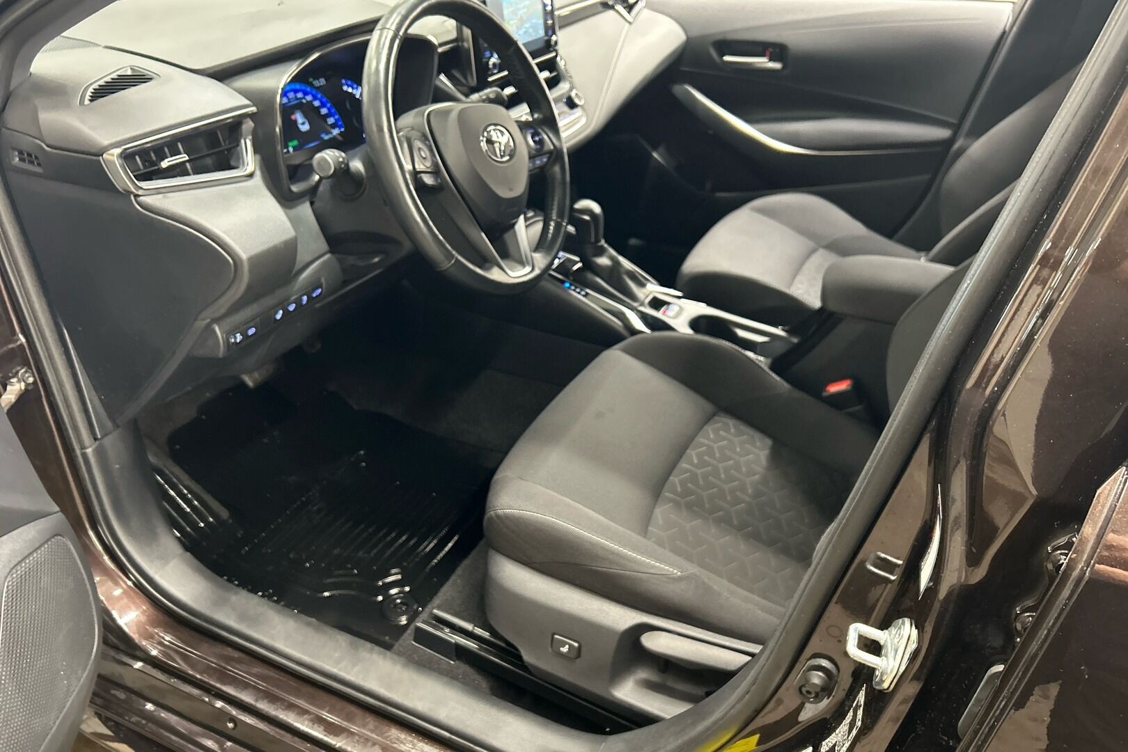 Toyota Corolla iso kuva 7