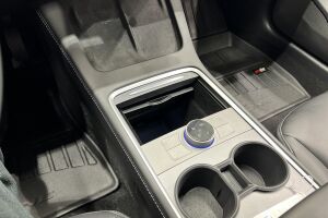 Tesla Model 3 esikatselu 10