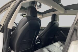 Tesla Model 3 esikatselu 24